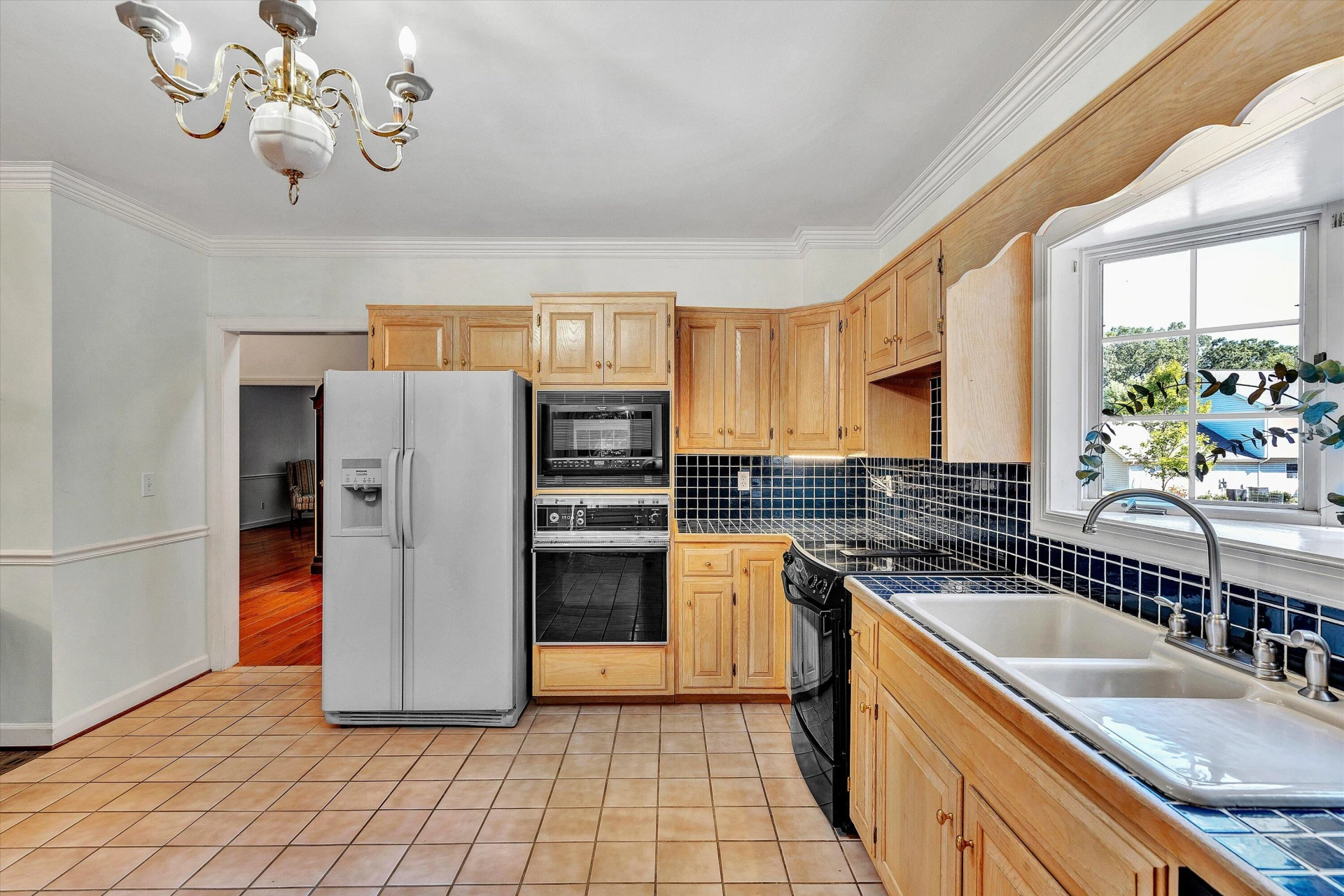 1710 Dawn LN - Photo 17