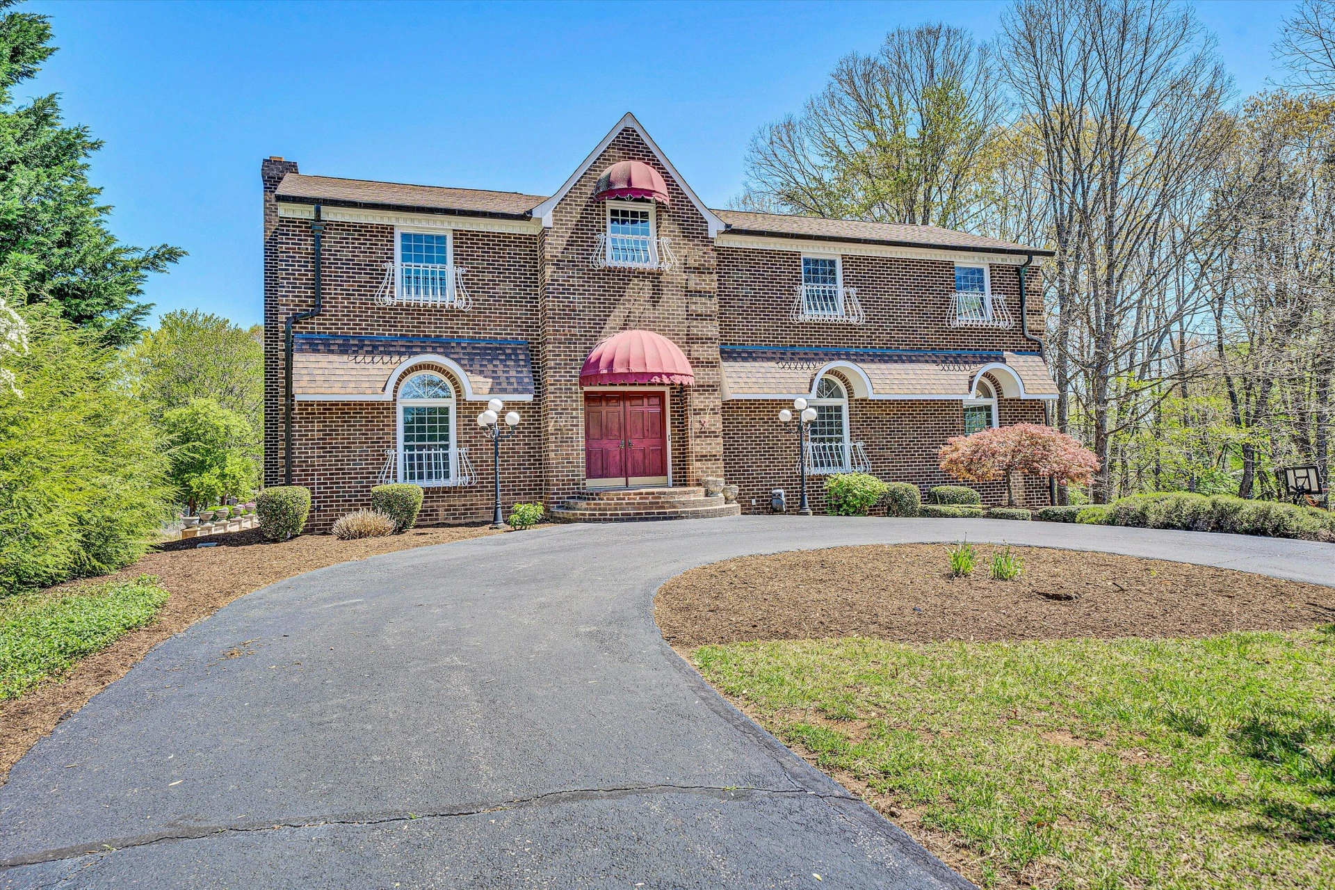 1710 Dawn LN - Photo 2