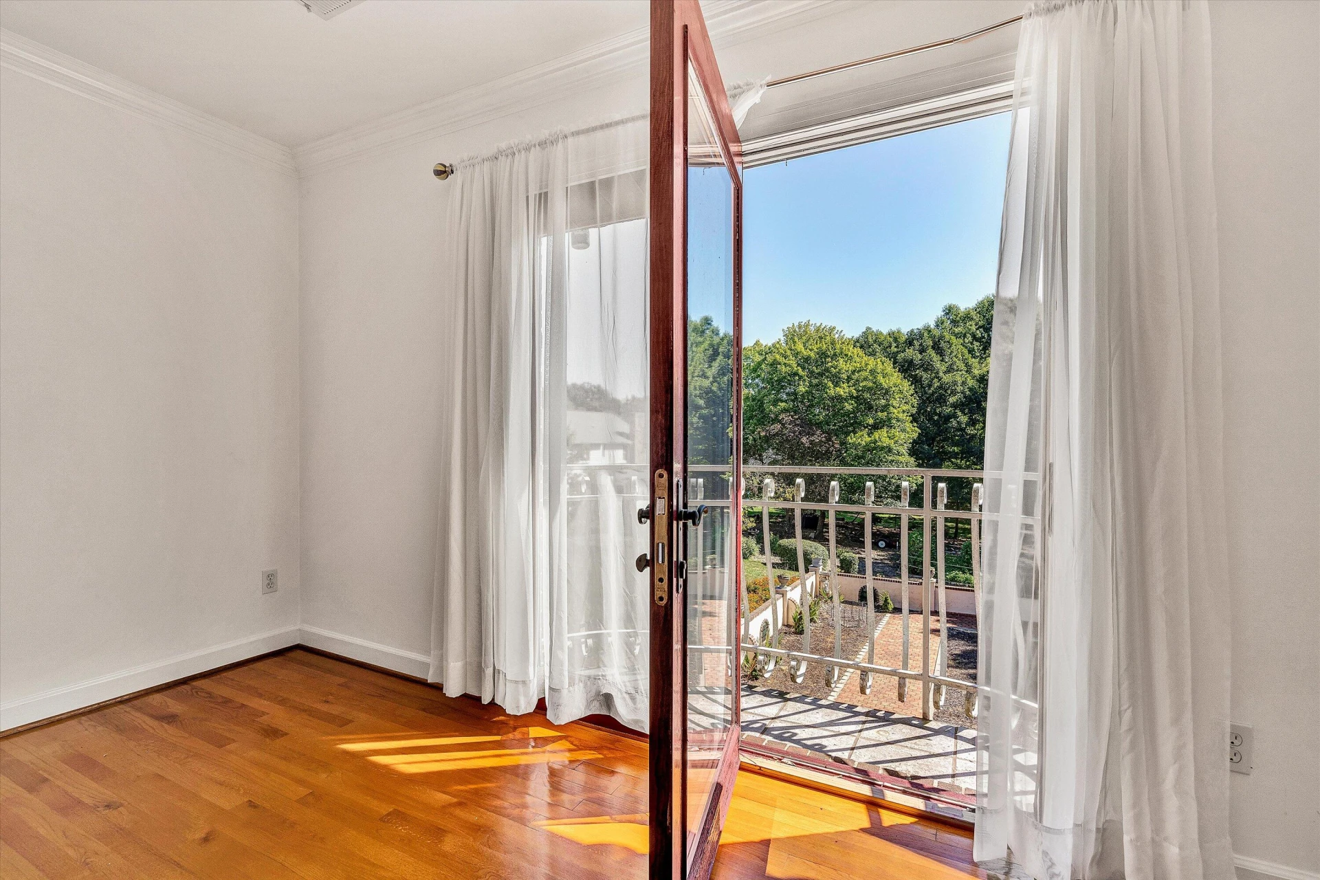 1710 Dawn LN - Photo 40