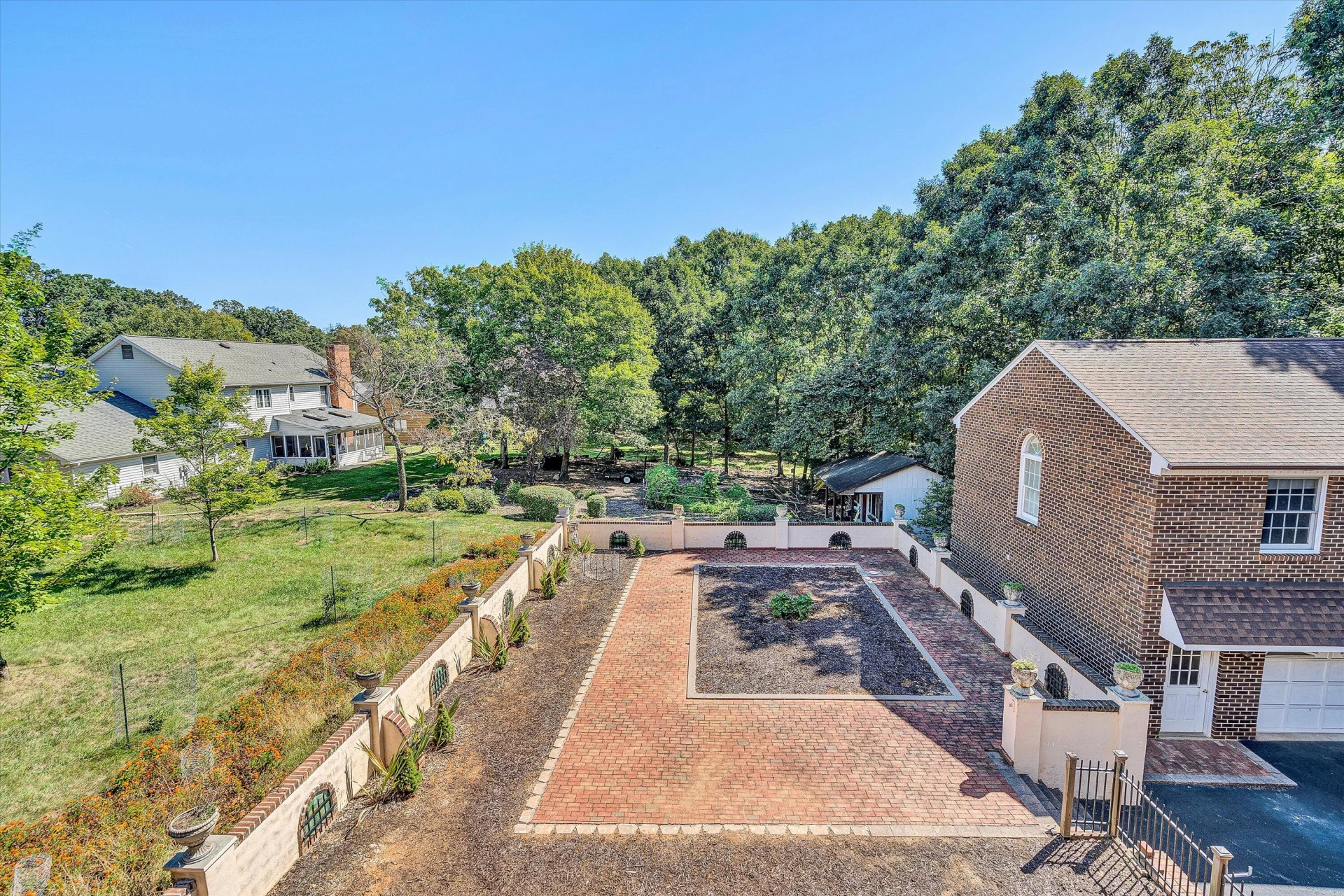 1710 Dawn LN - Photo 41