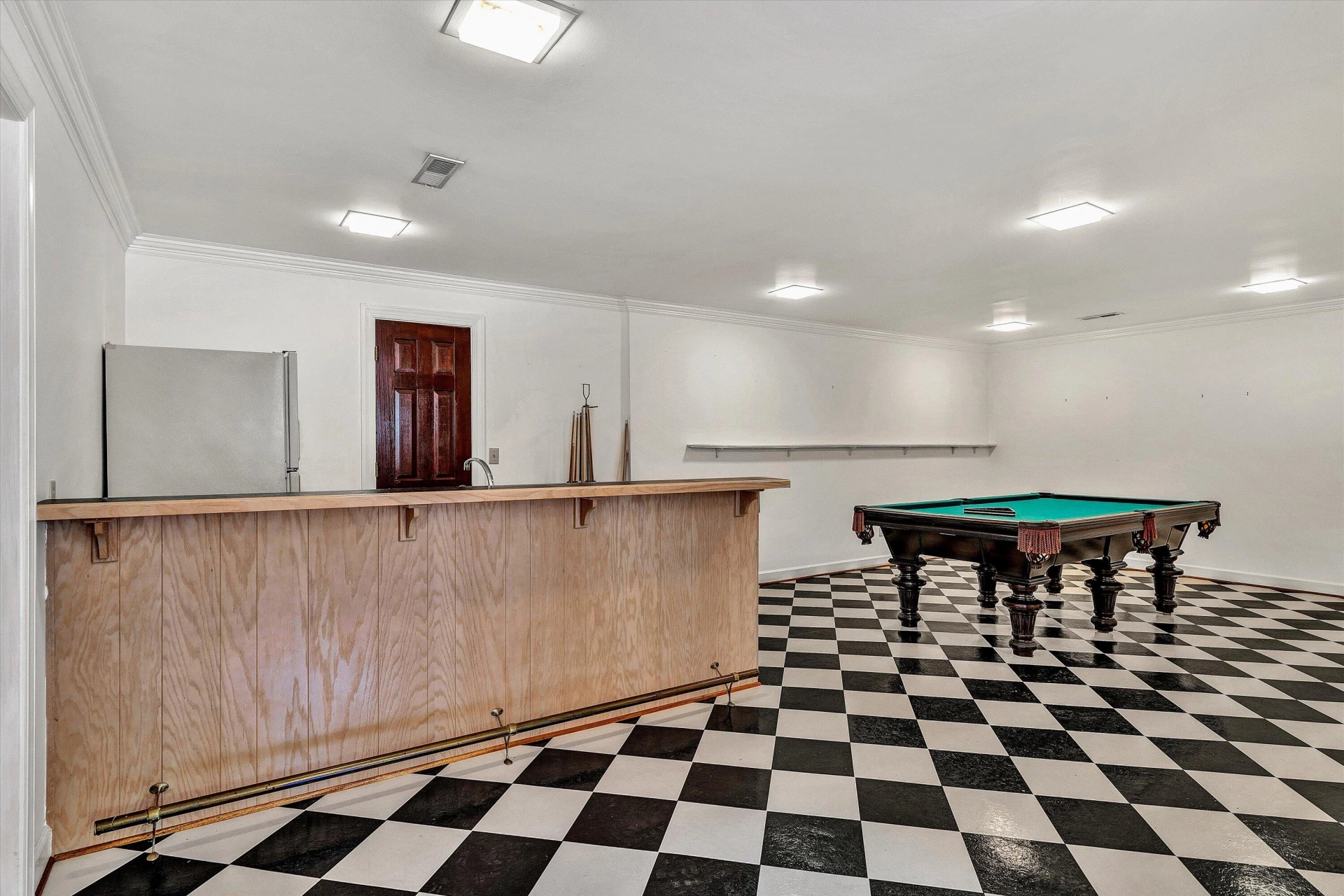 1710 Dawn LN - Photo 48