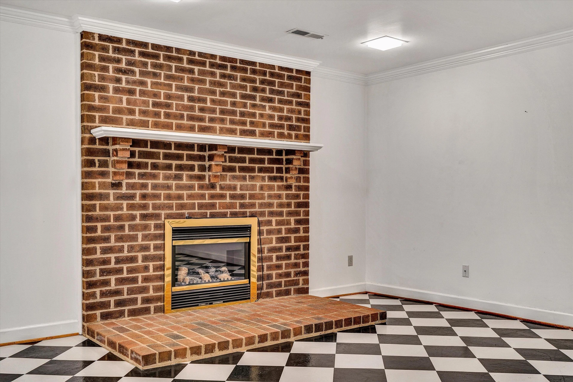 1710 Dawn LN - Photo 49