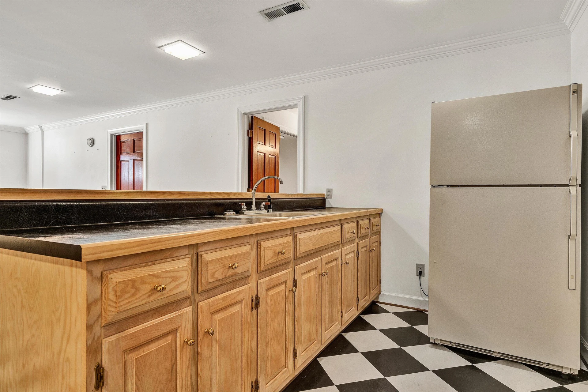 1710 Dawn LN - Photo 51