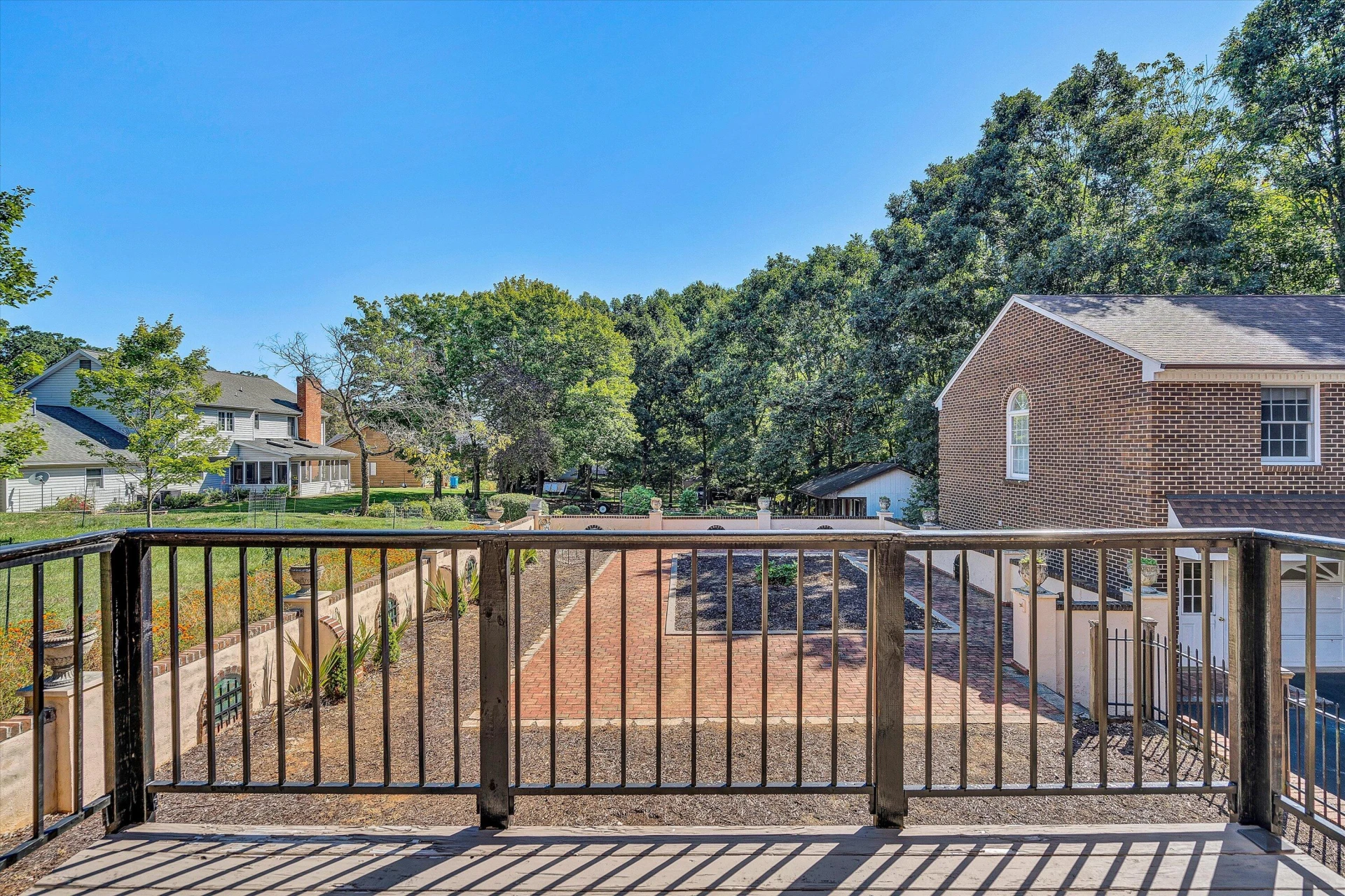 1710 Dawn LN - Photo 9