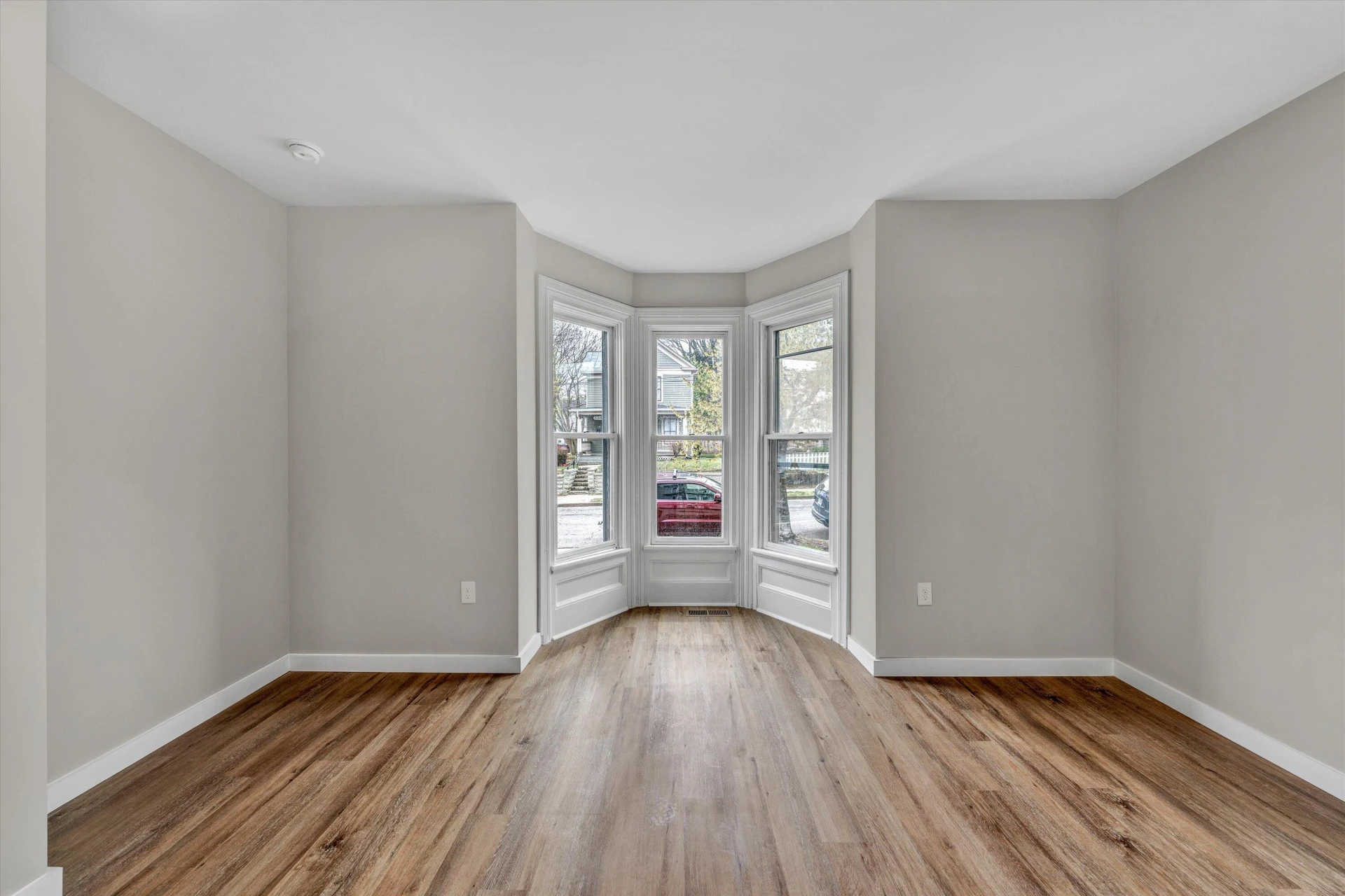 535 Day AVE - Photo 14