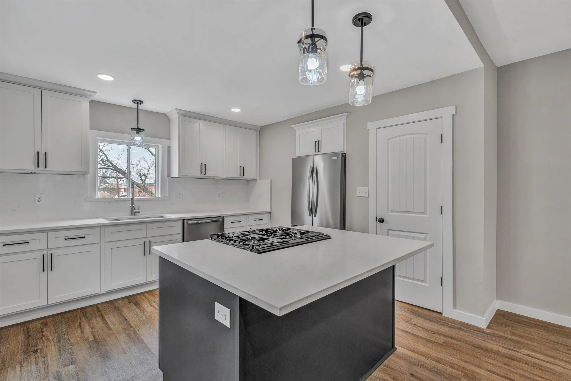 535 Day AVE - Photo 7