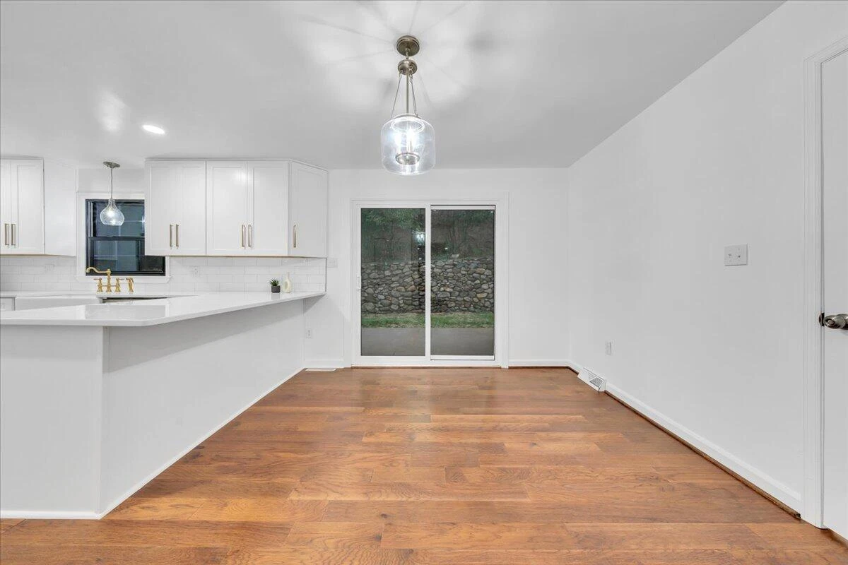 5233 Crossbow CIR - Photo 17