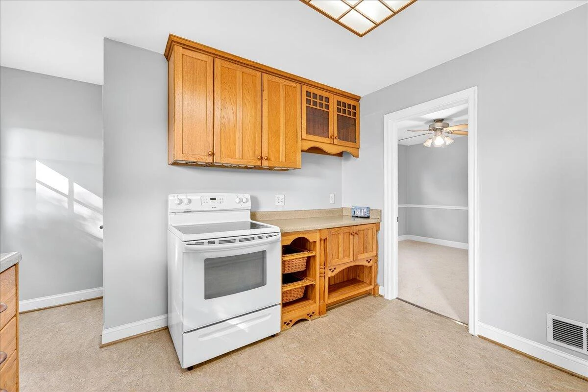 2048 Laura RD - Photo 14