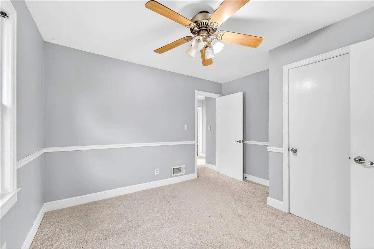 2048 Laura RD - Photo 19