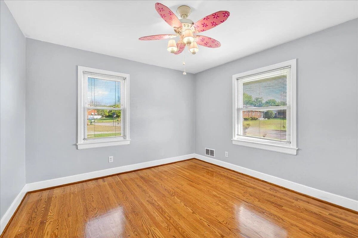 2048 Laura RD - Photo 21