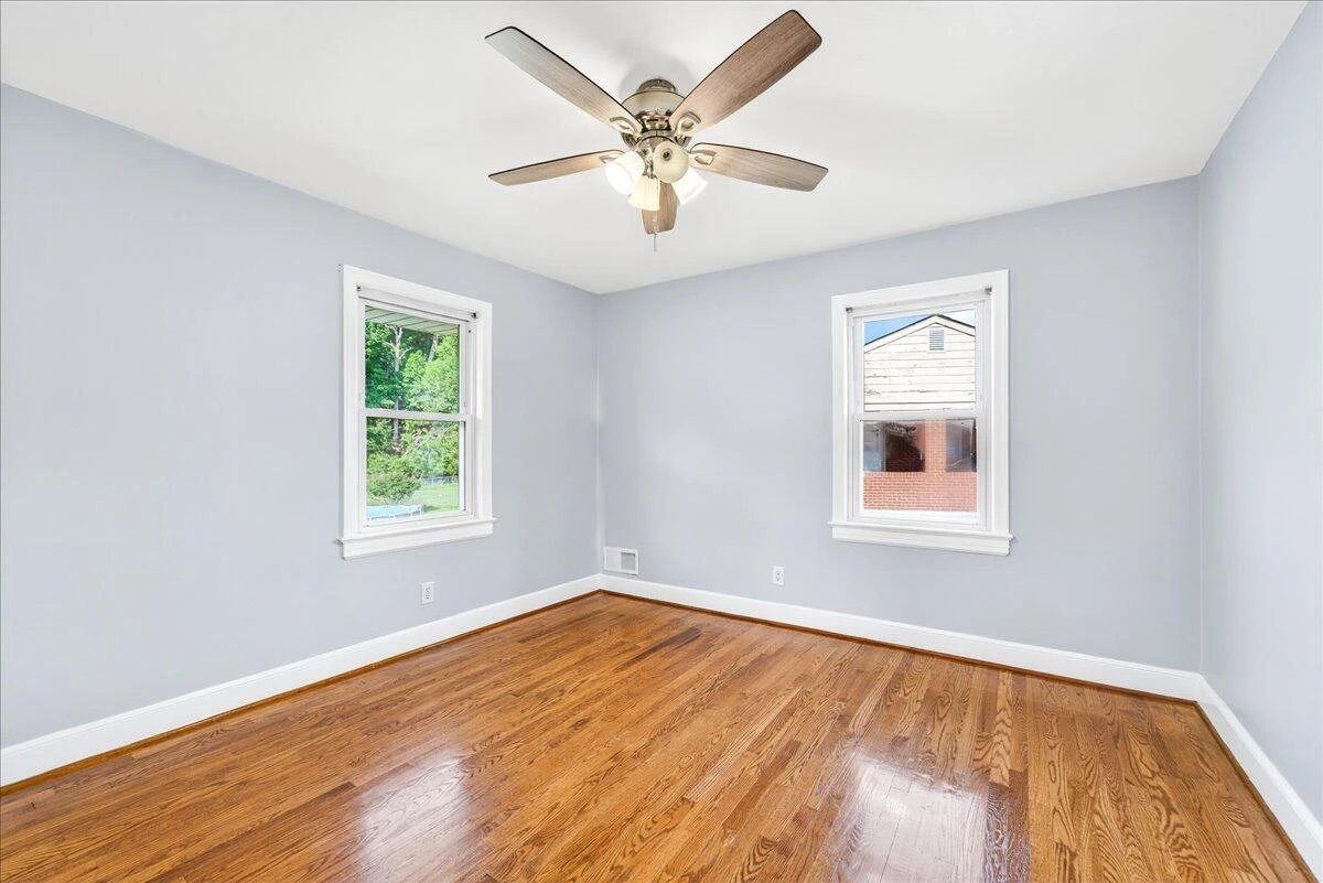 2048 Laura RD - Photo 24