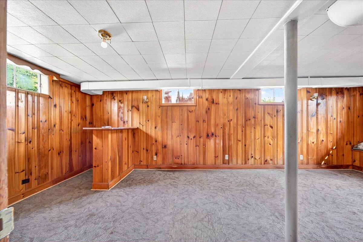 2048 Laura RD - Photo 34