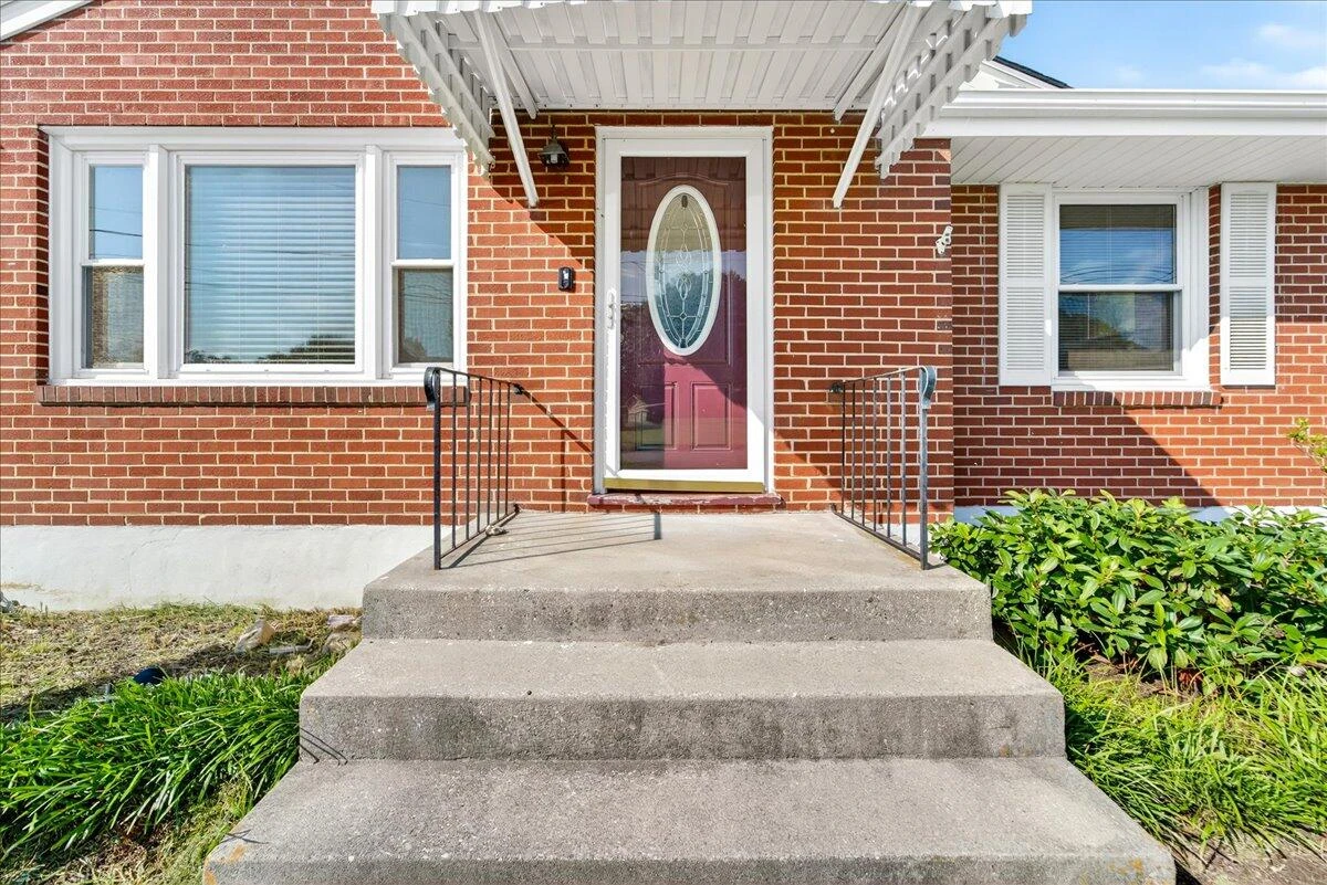 2048 Laura RD - Photo 4