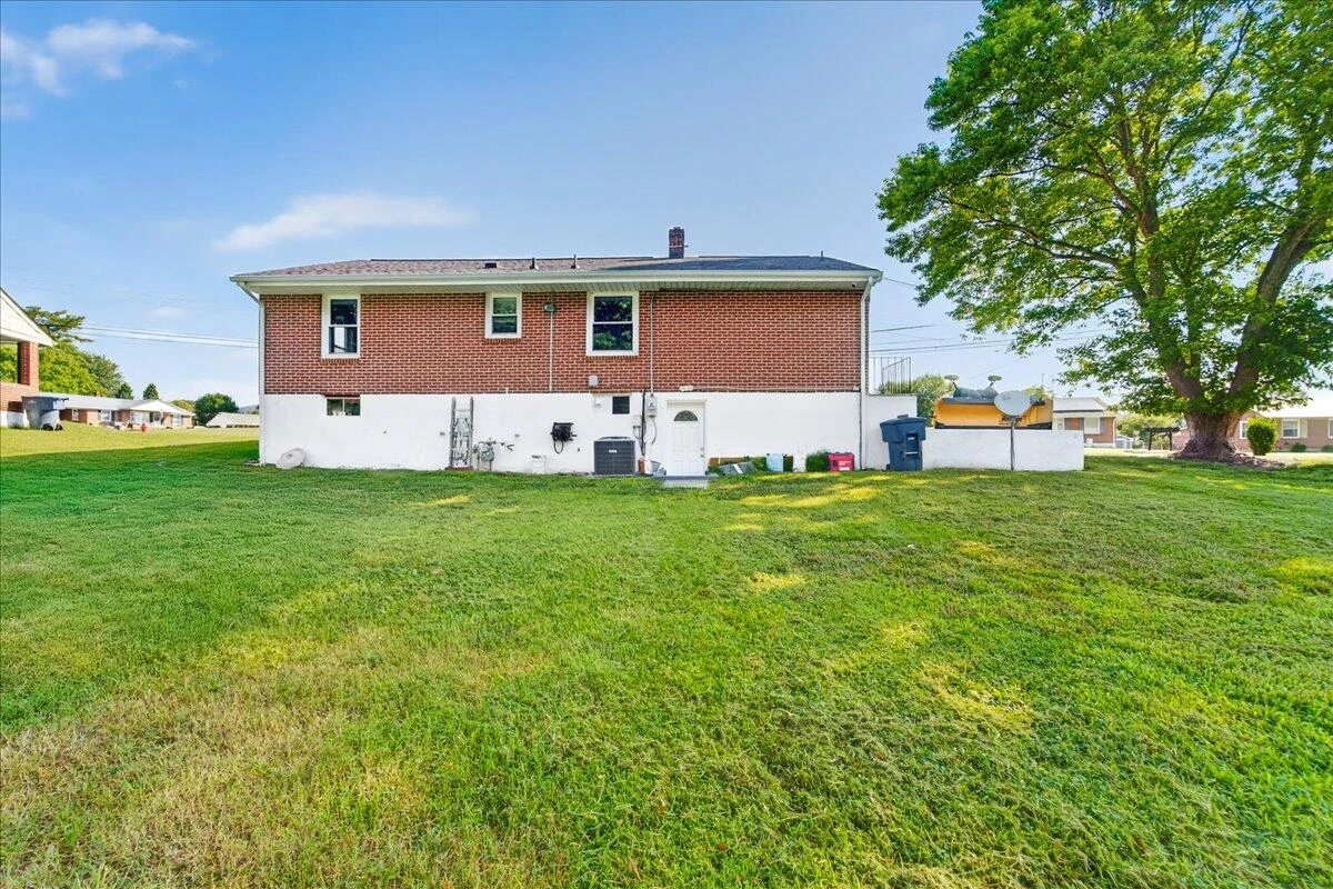 2048 Laura RD - Photo 45