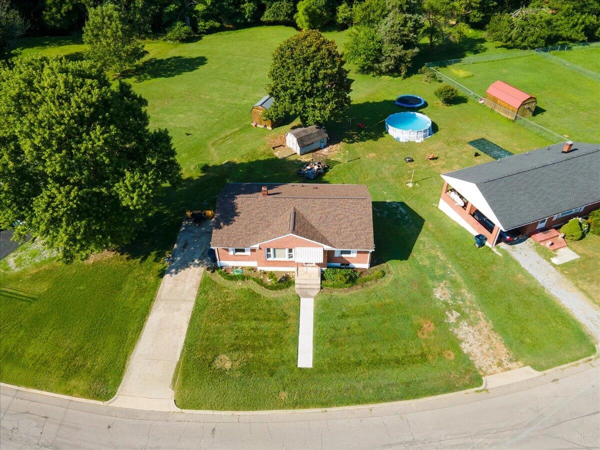2048 Laura RD - Photo 47