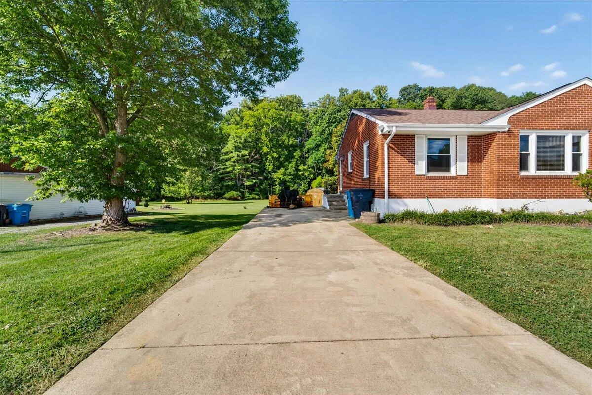 2048 Laura RD - Photo 49