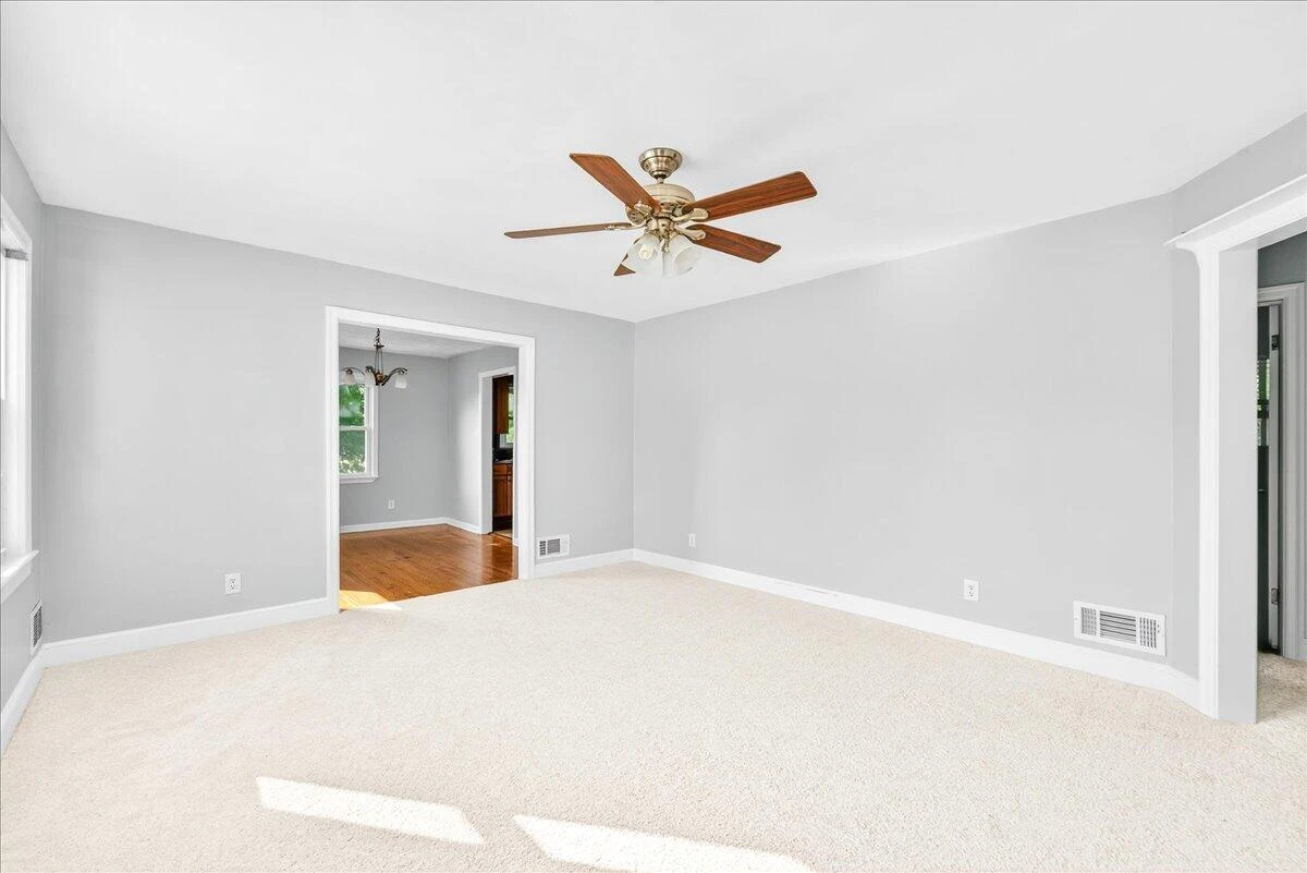 2048 Laura RD - Photo 5