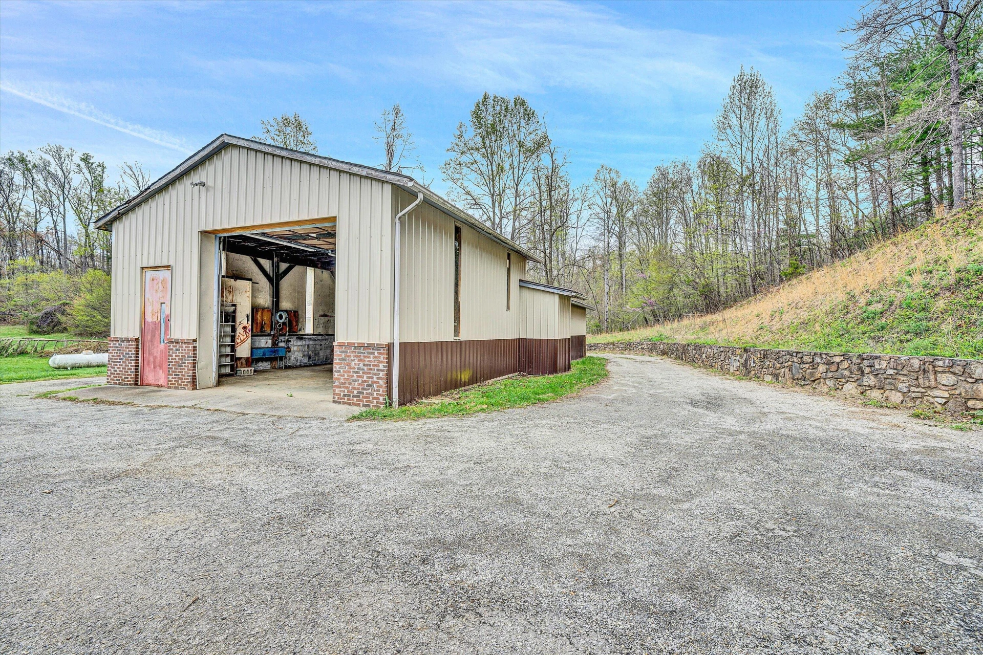 1305 FOOTHILLS RD - Photo 7