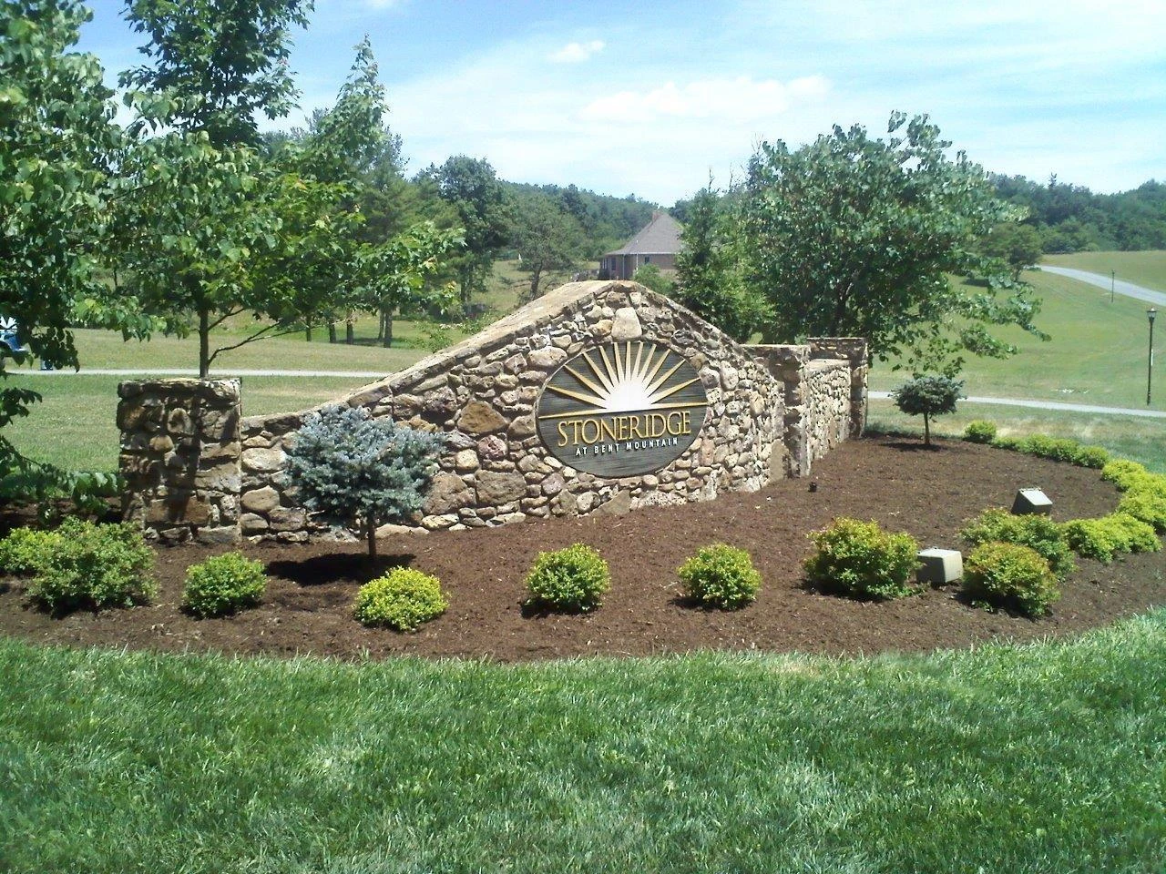 211 Cobble LN - Photo 14