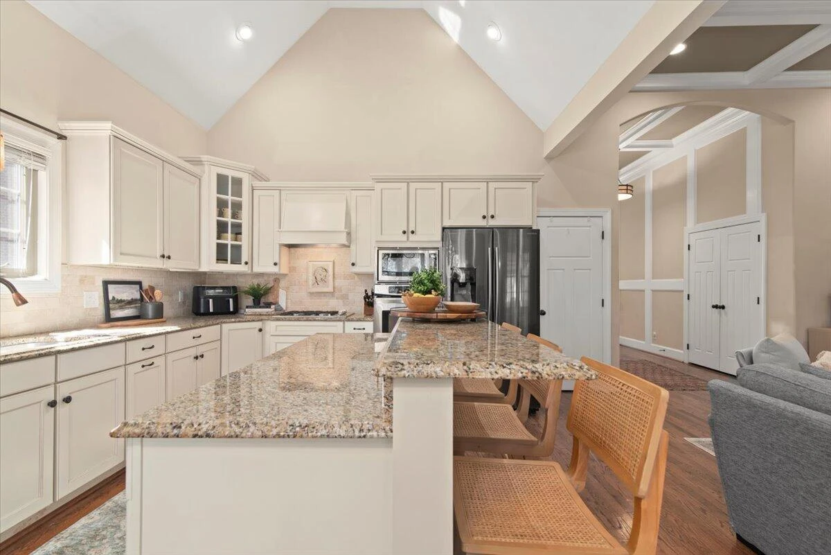 207 Creekview CT - Photo 21