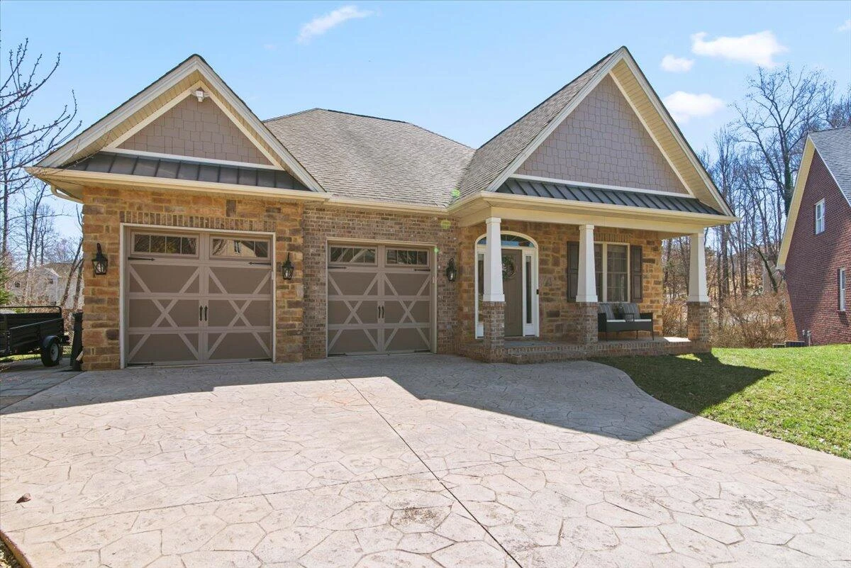 207 Creekview CT - Photo 4