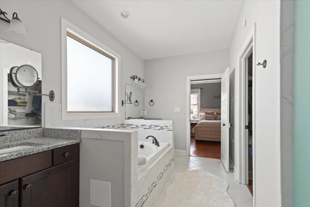 207 Creekview CT - Photo 32