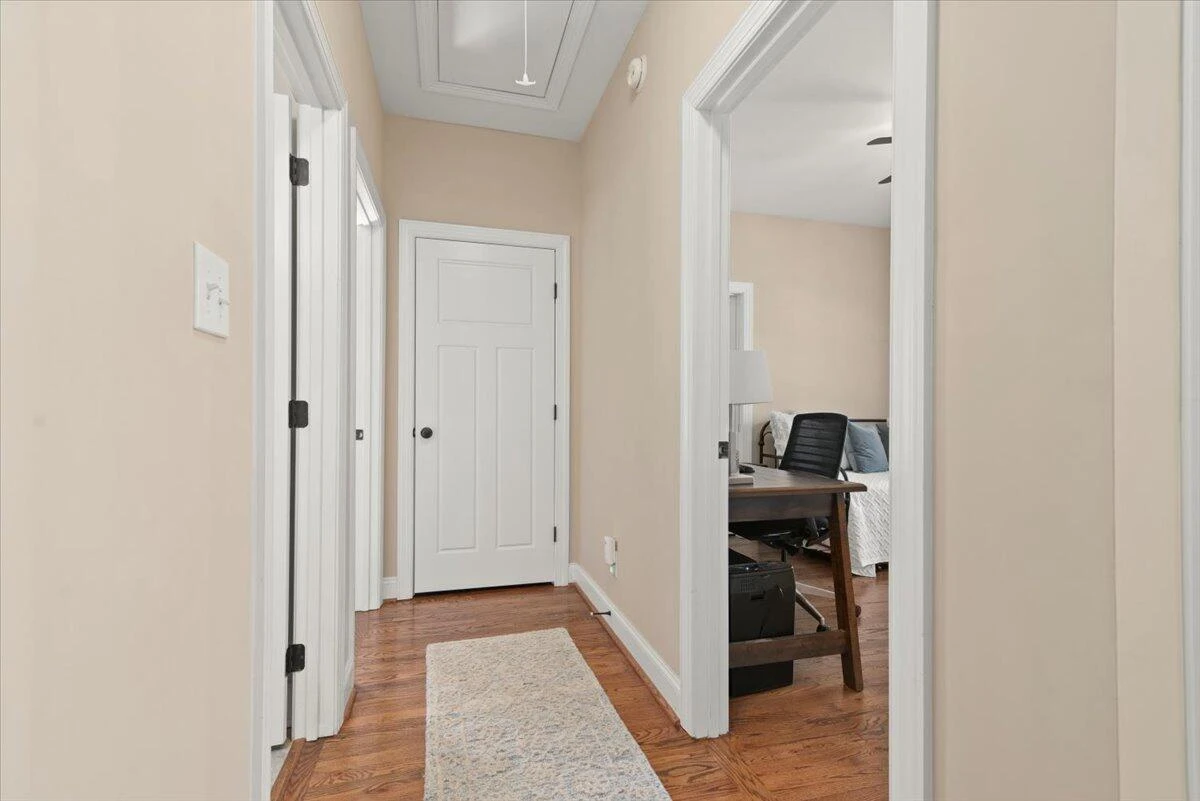 207 Creekview CT - Photo 35