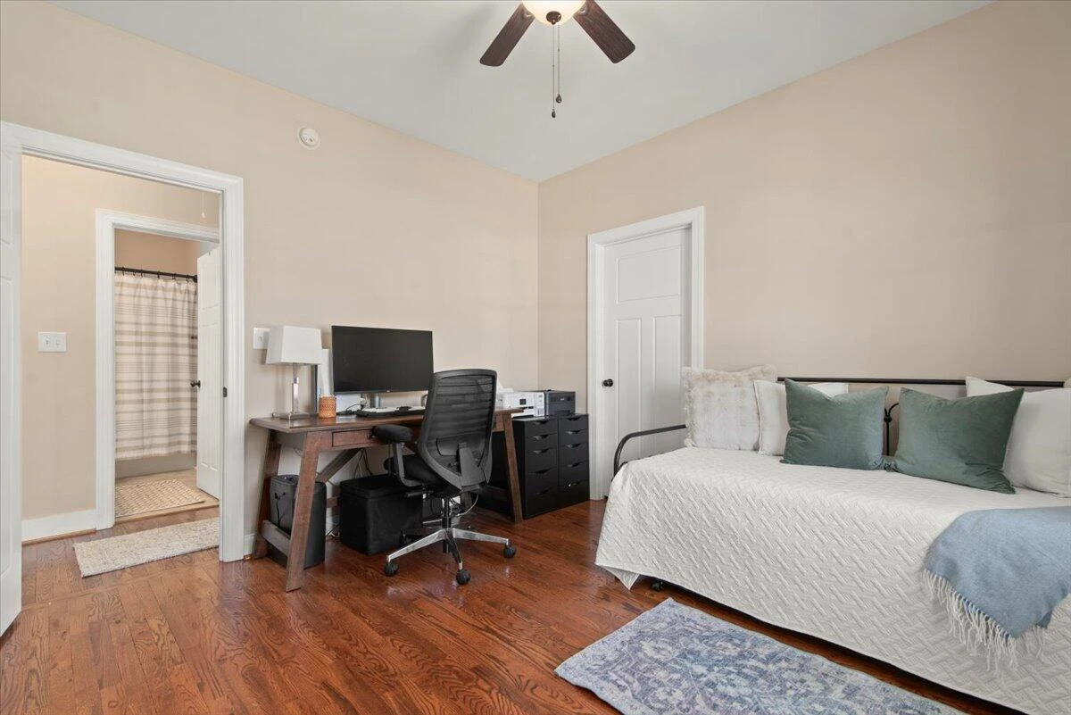 207 Creekview CT - Photo 37