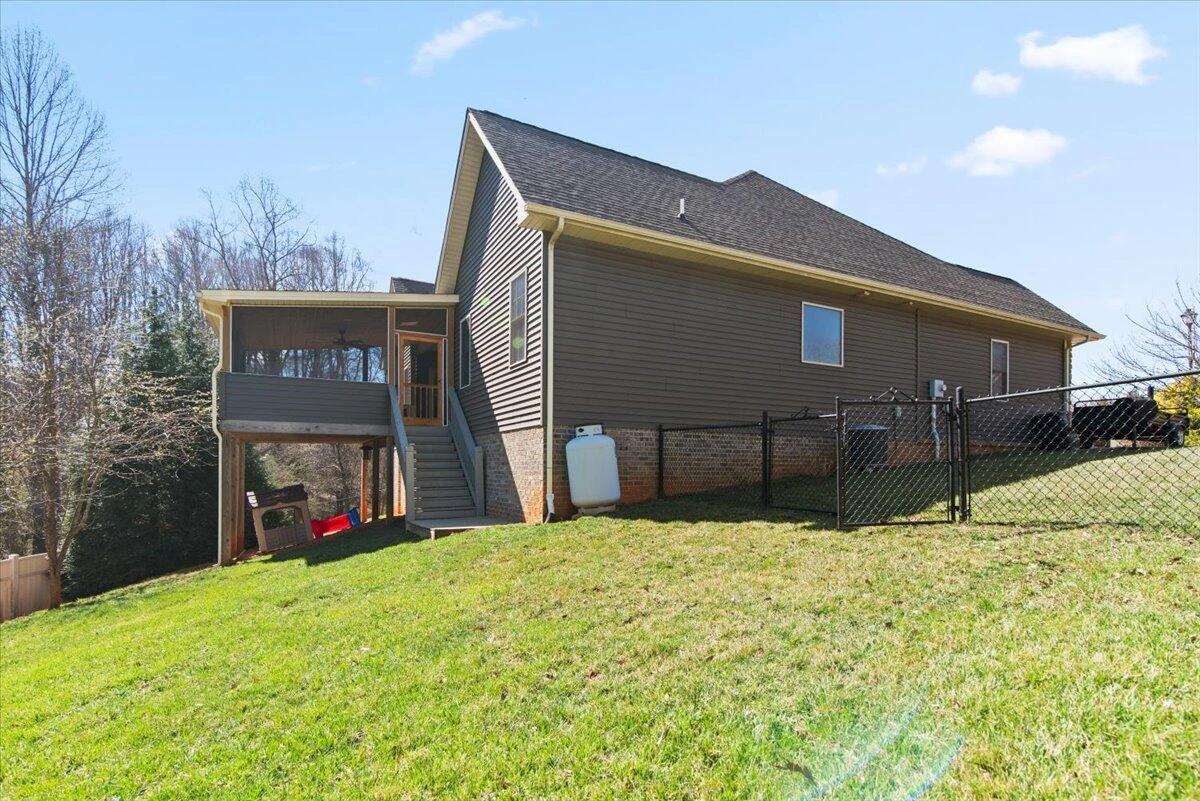 207 Creekview CT - Photo 45