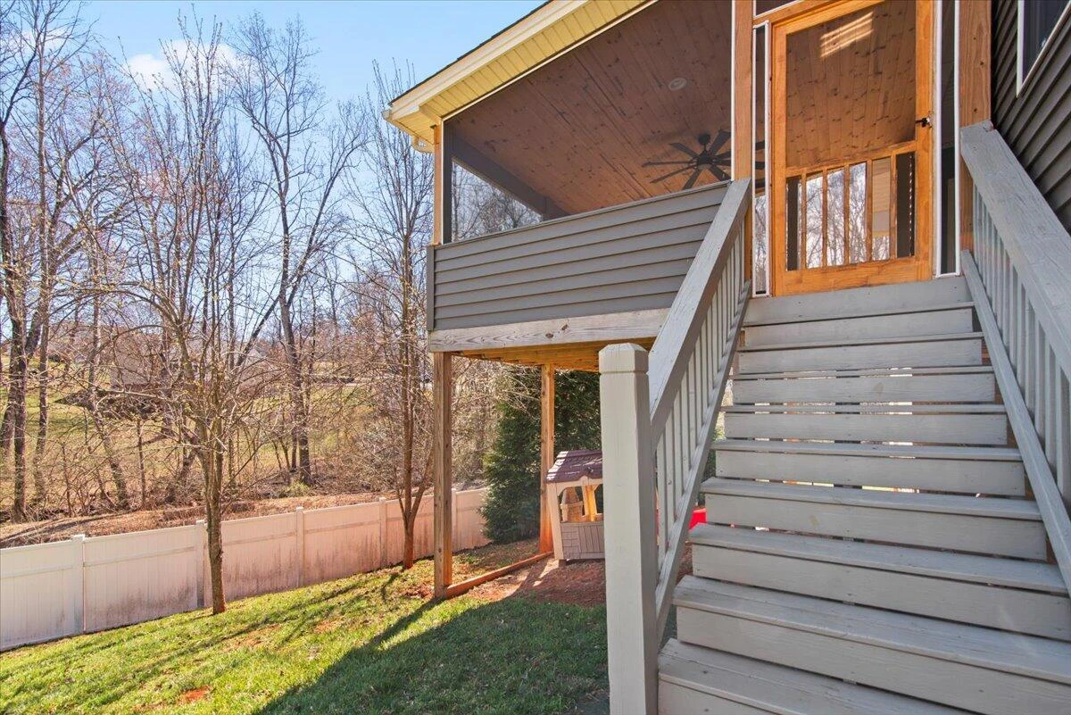 207 Creekview CT - Photo 46