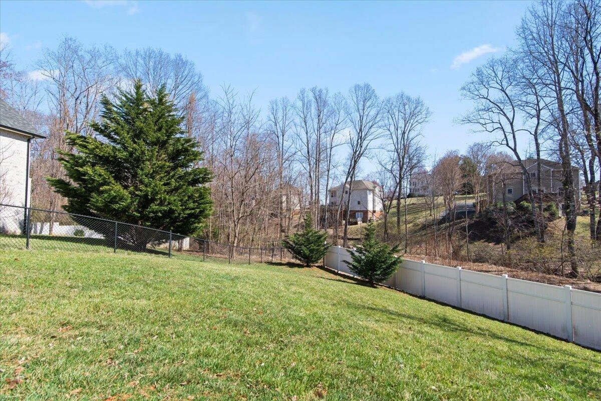 207 Creekview CT - Photo 49
