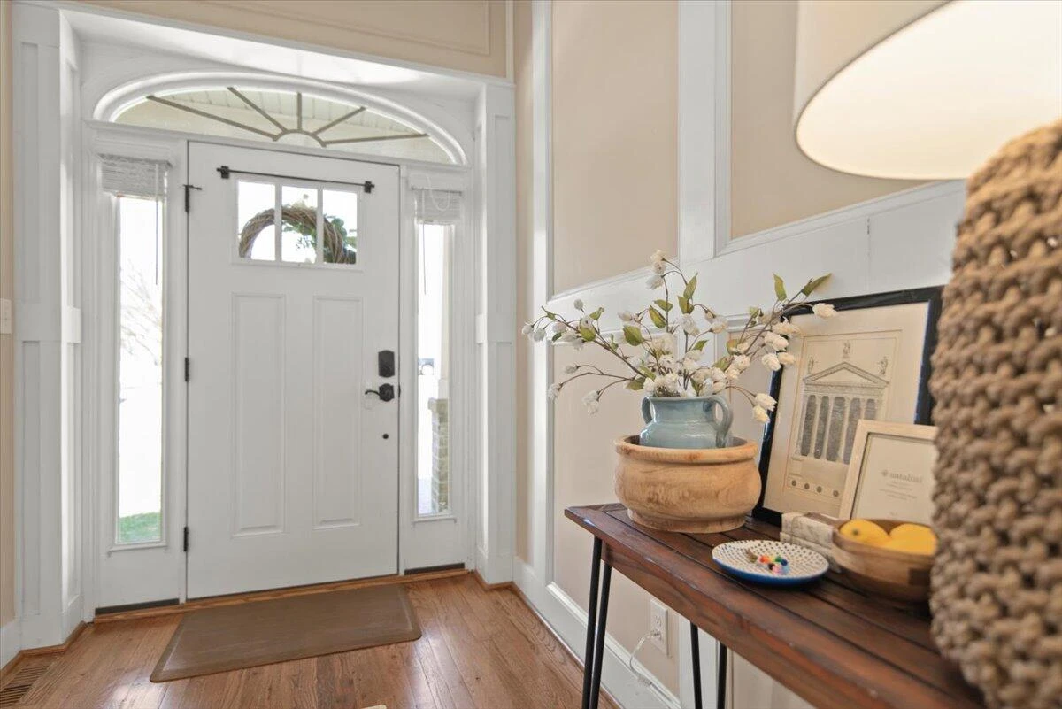 207 Creekview CT - Photo 9