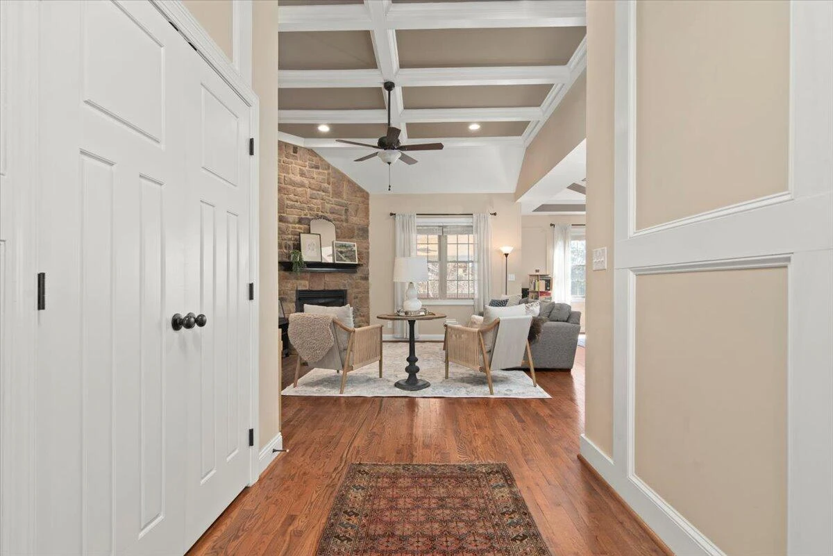 207 Creekview CT - Photo 10