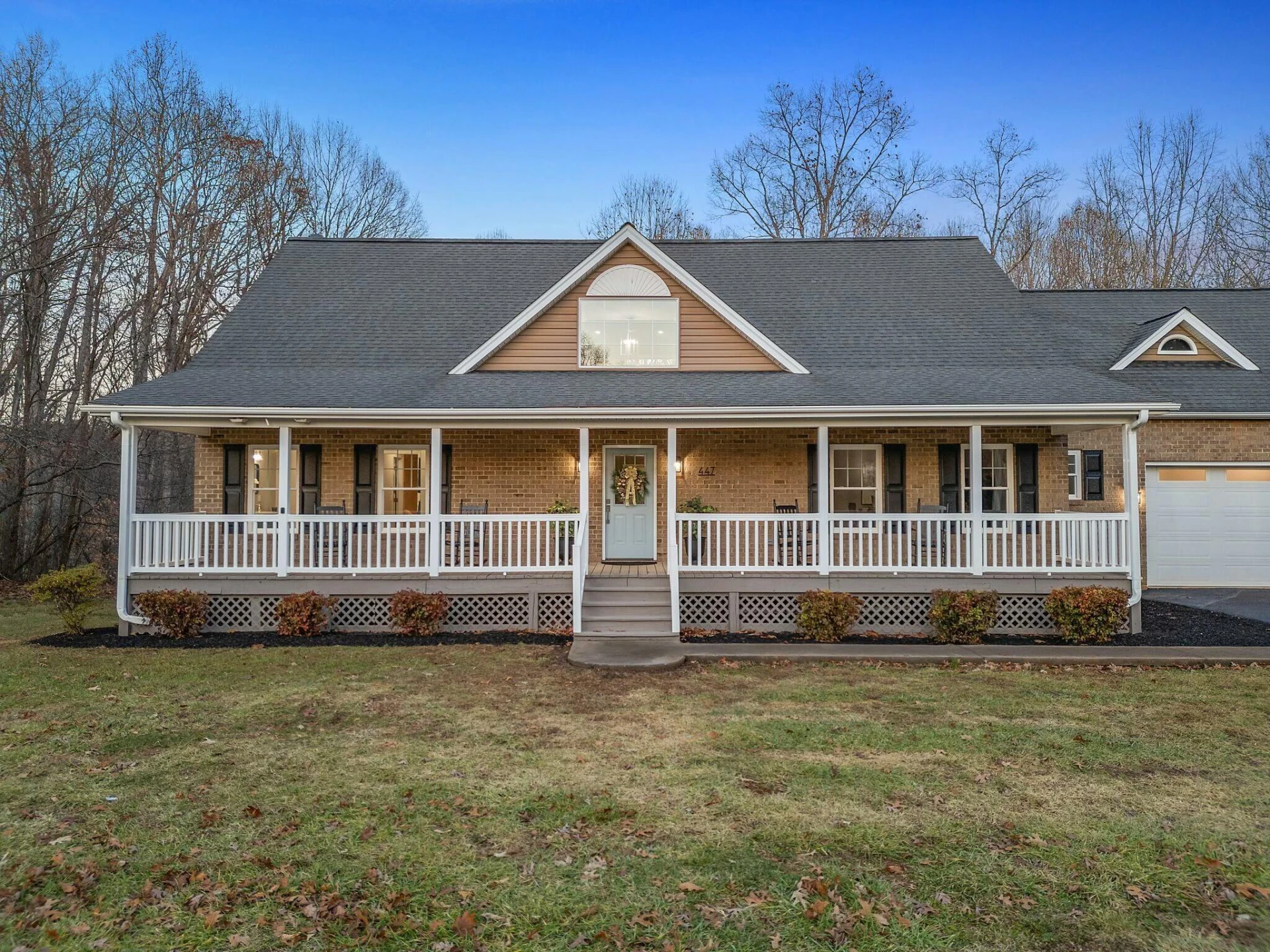 447 WOODS EDGE DR
