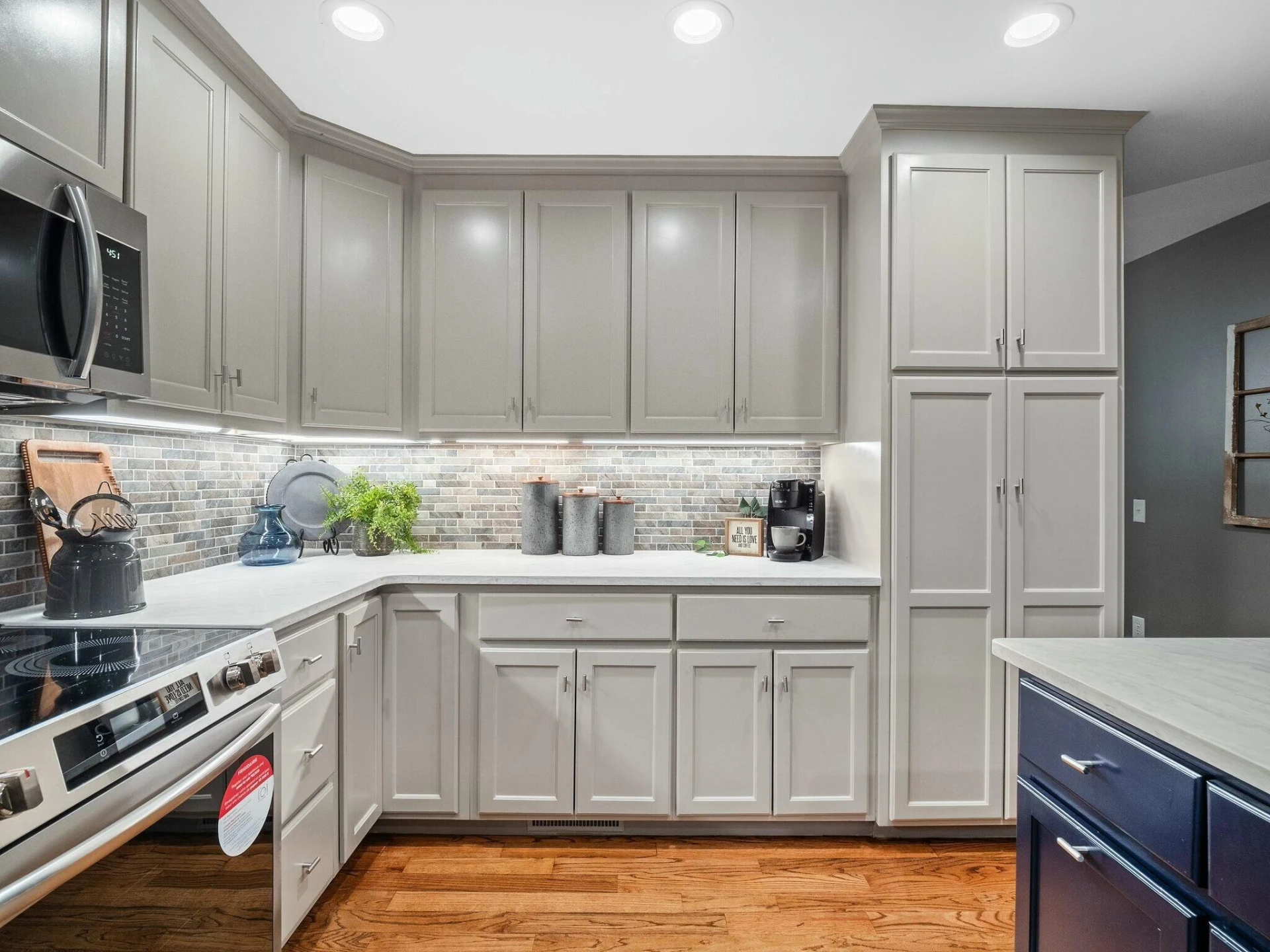 447 WOODS EDGE DR - Photo 17