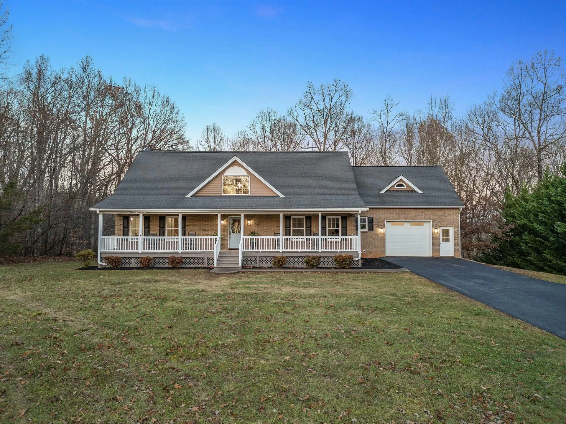 447 WOODS EDGE DR - Photo 2