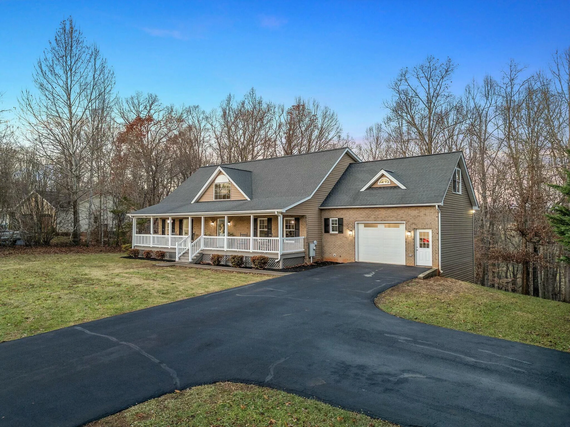 447 WOODS EDGE DR - Photo 3