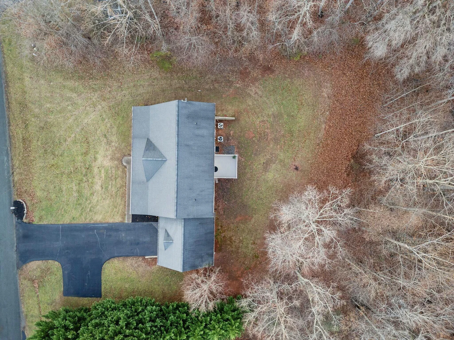 447 WOODS EDGE DR - Photo 6