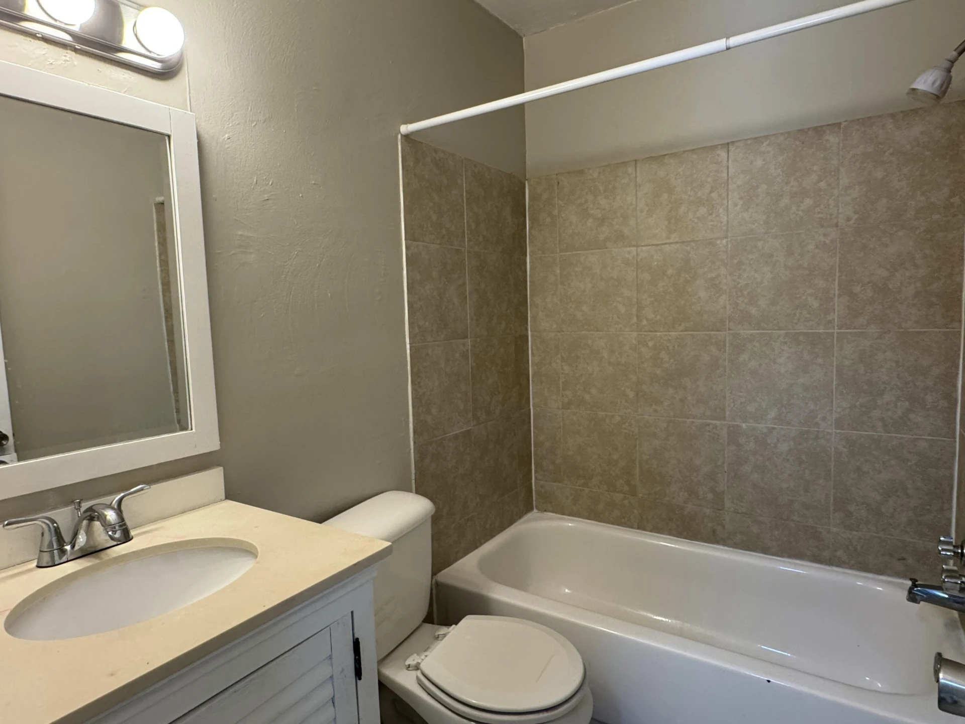 1602 Eastern AVE #& 1604 - Photo 9