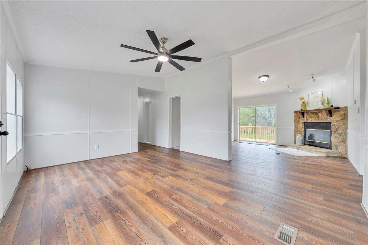 1222 Catfish CT - Photo 8