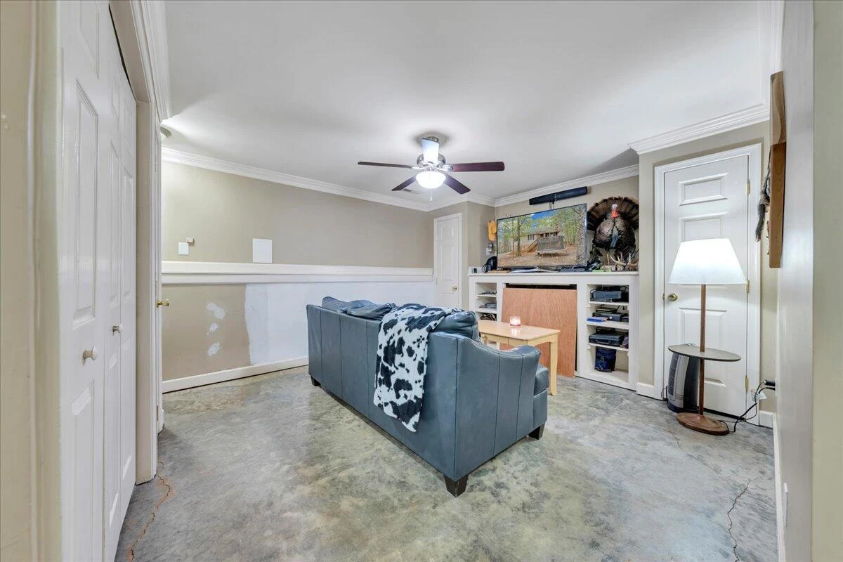 1157 Hales Ford RD - Photo 15