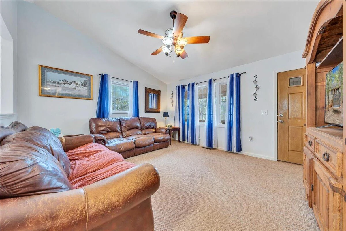 1157 Hales Ford RD - Photo 4