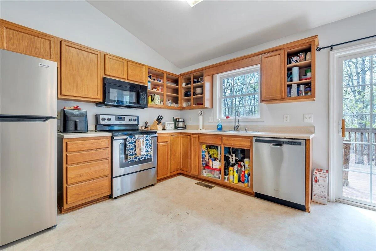 1157 Hales Ford RD - Photo 6