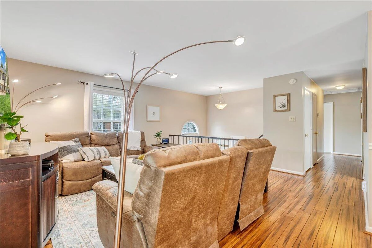 3862 Hyde Park DR - Photo 13
