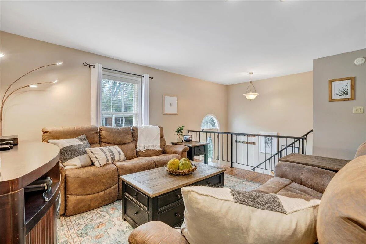 3862 Hyde Park DR - Photo 14
