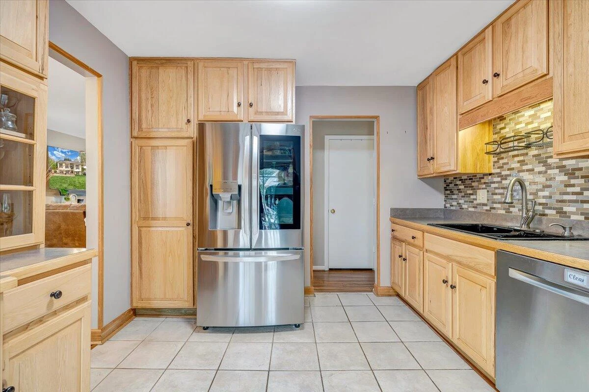 3862 Hyde Park DR - Photo 23