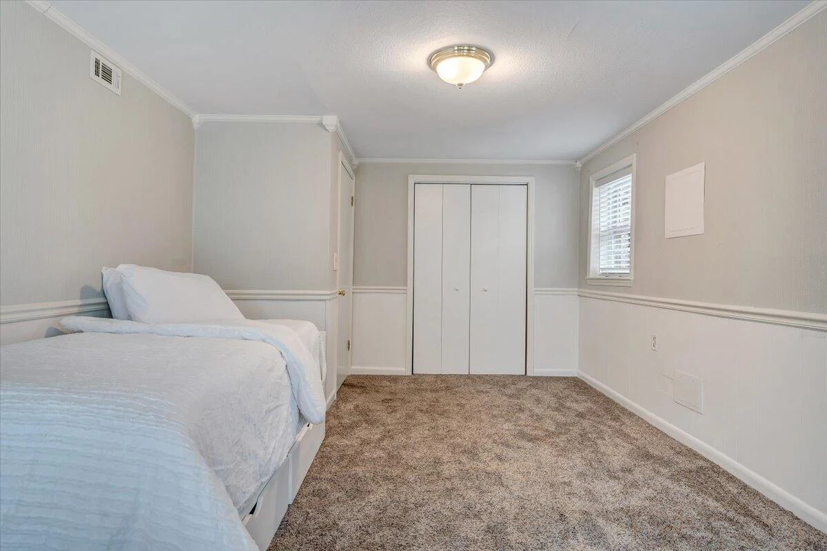 3862 Hyde Park DR - Photo 38