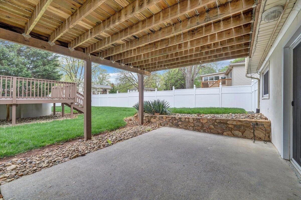 3862 Hyde Park DR - Photo 46