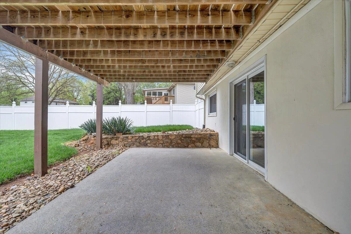 3862 Hyde Park DR - Photo 47