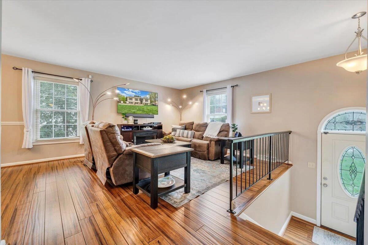 3862 Hyde Park DR - Photo 8